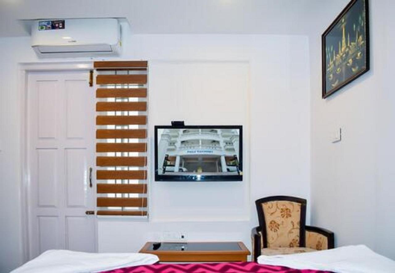 Phils' Residency & Banquets Hotel Kochi Ngoại thất bức ảnh