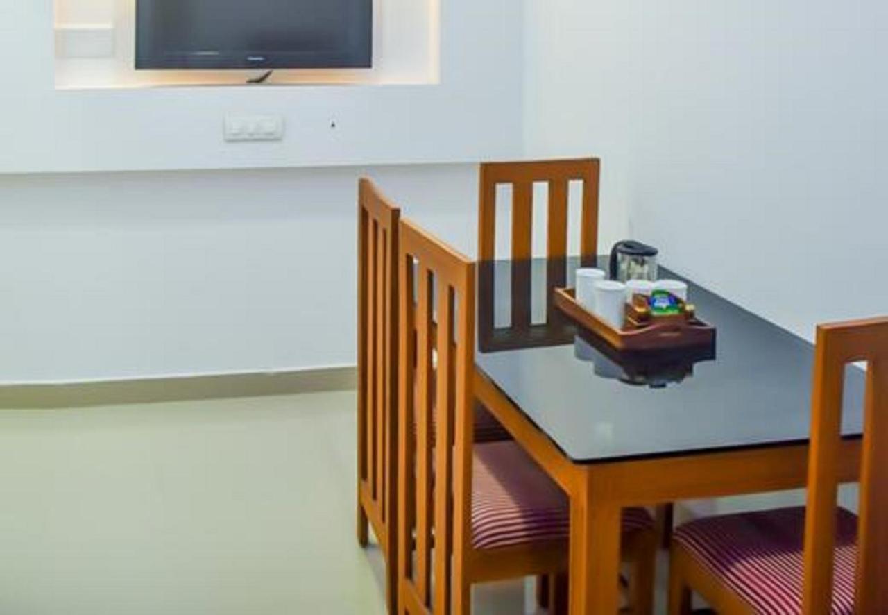 Phils' Residency & Banquets Hotel Kochi Ngoại thất bức ảnh