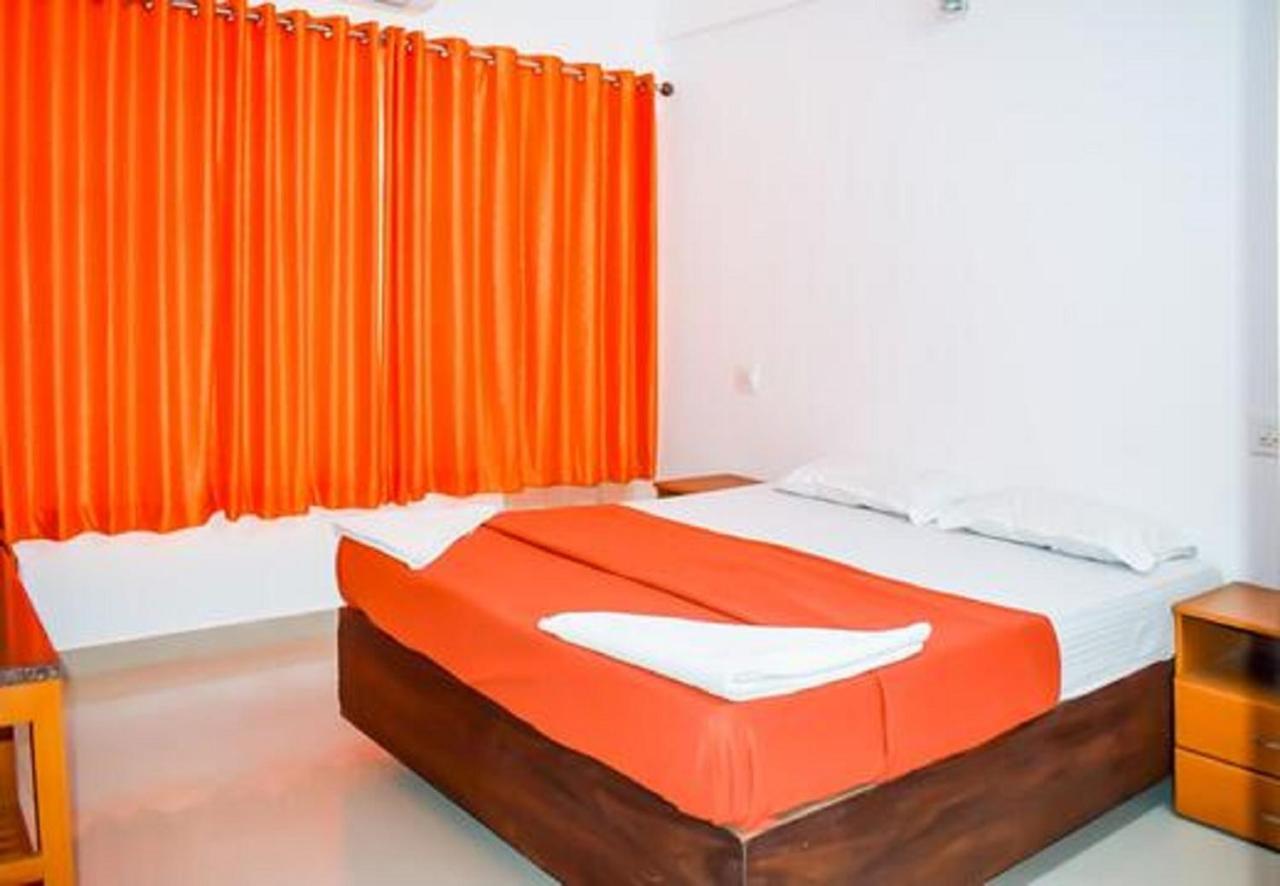 Phils' Residency & Banquets Hotel Kochi Ngoại thất bức ảnh