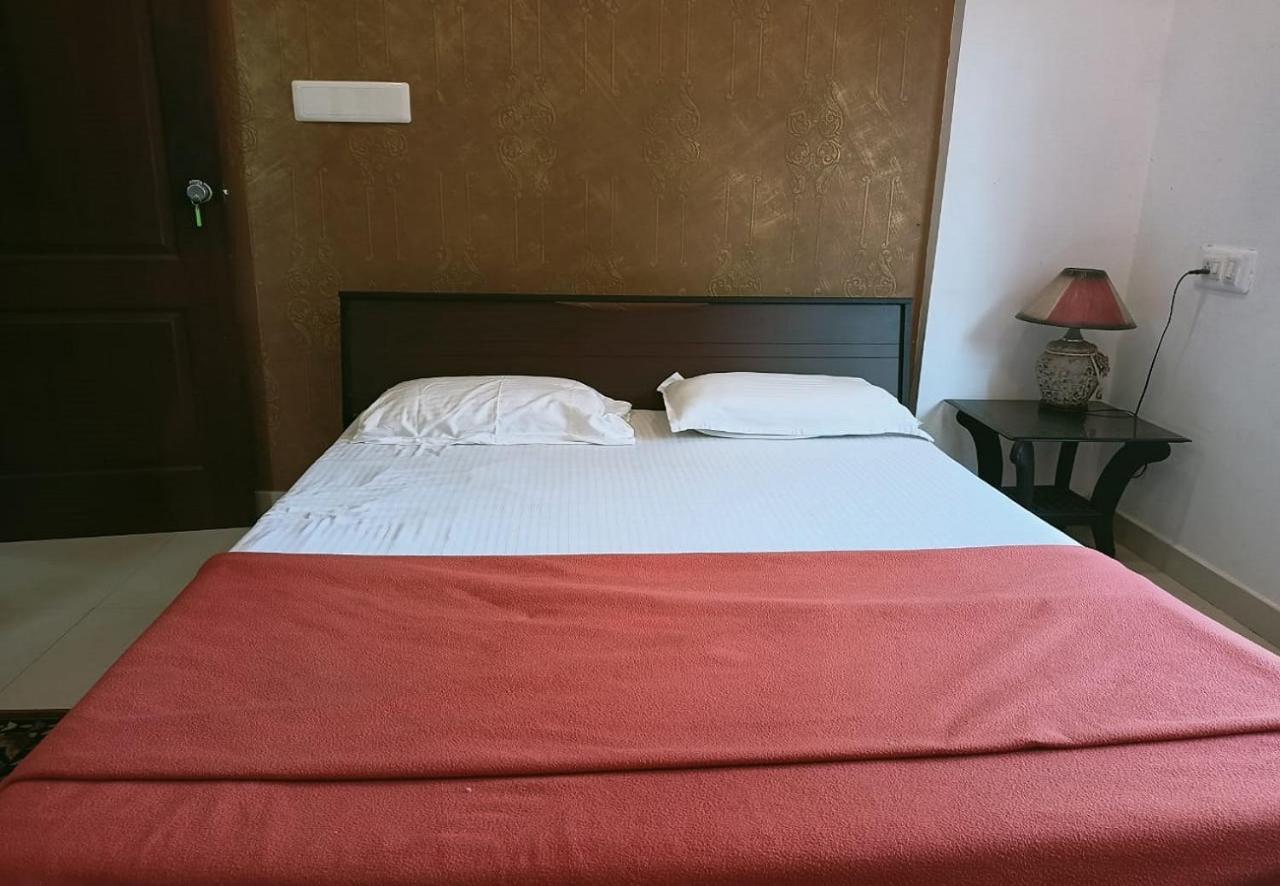 Phils' Residency & Banquets Hotel Kochi Ngoại thất bức ảnh