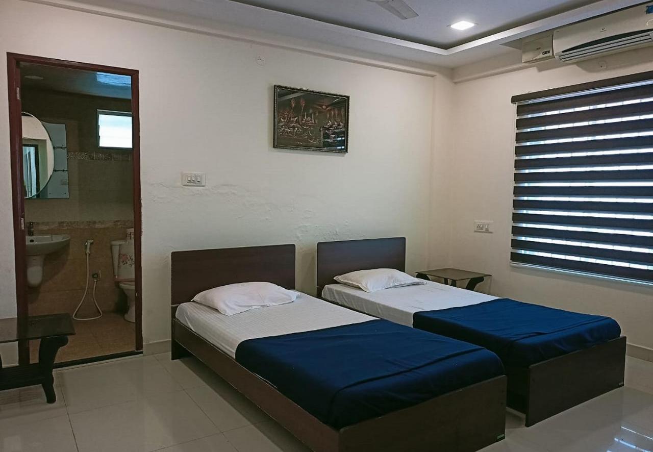 Phils' Residency & Banquets Hotel Kochi Ngoại thất bức ảnh