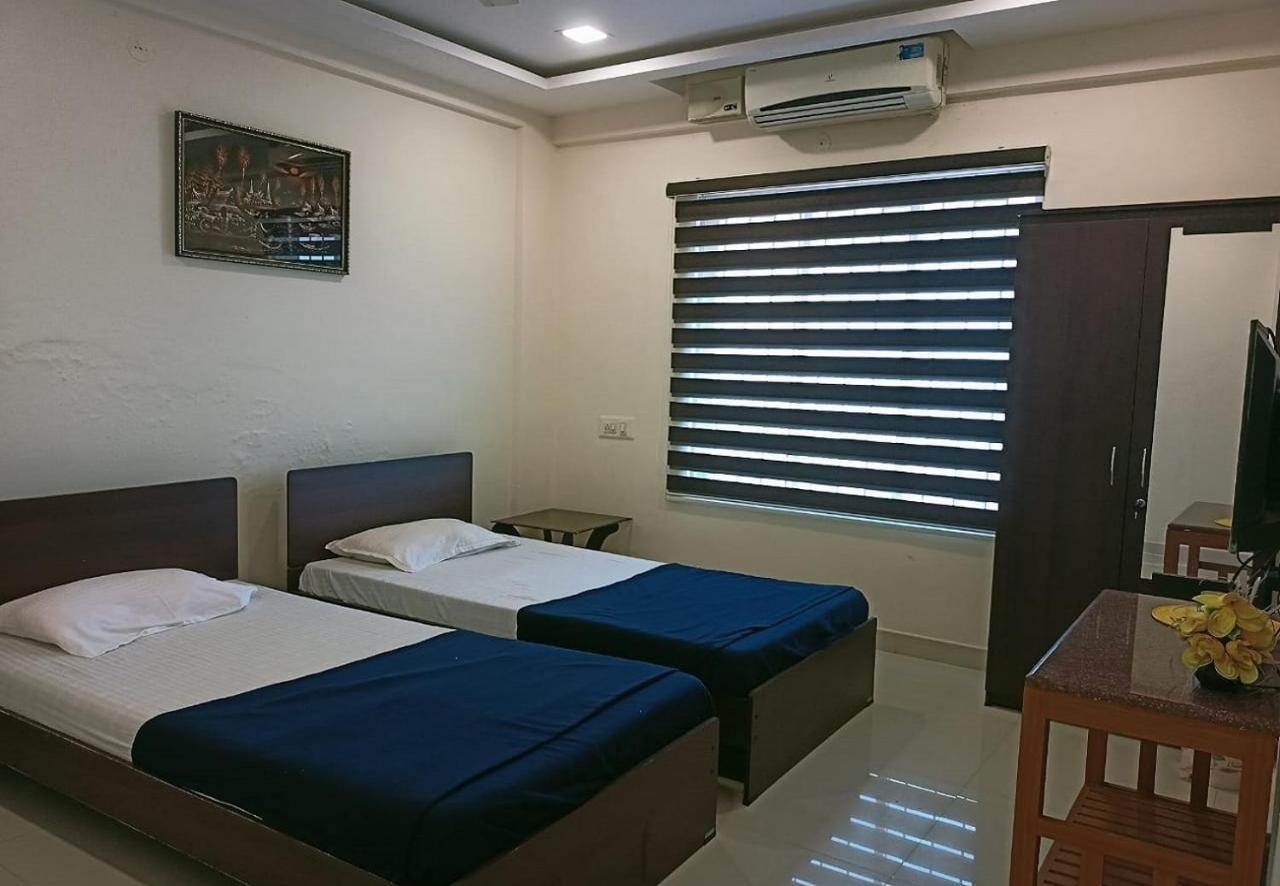 Phils' Residency & Banquets Hotel Kochi Ngoại thất bức ảnh