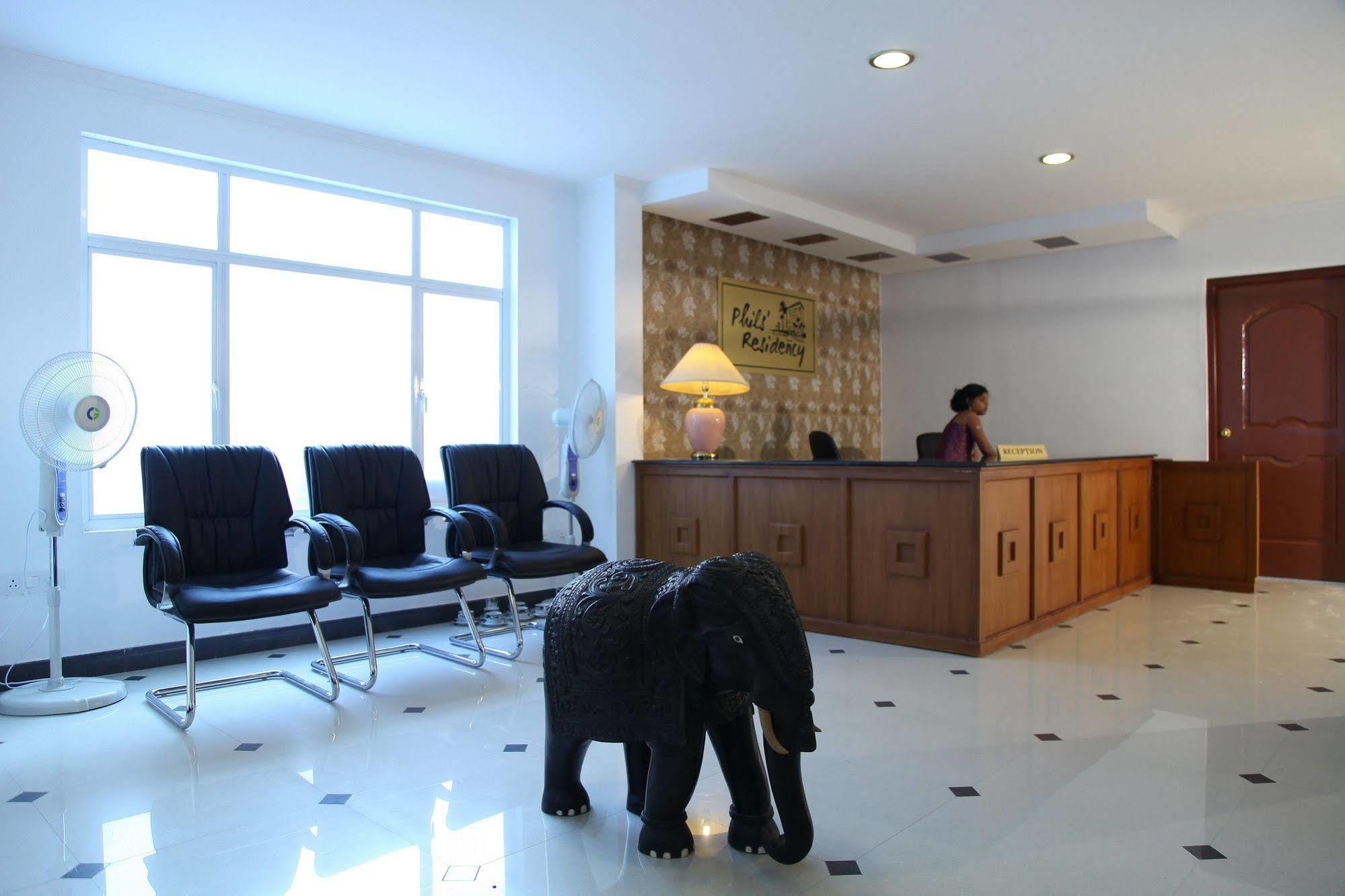 Phils' Residency & Banquets Hotel Kochi Ngoại thất bức ảnh