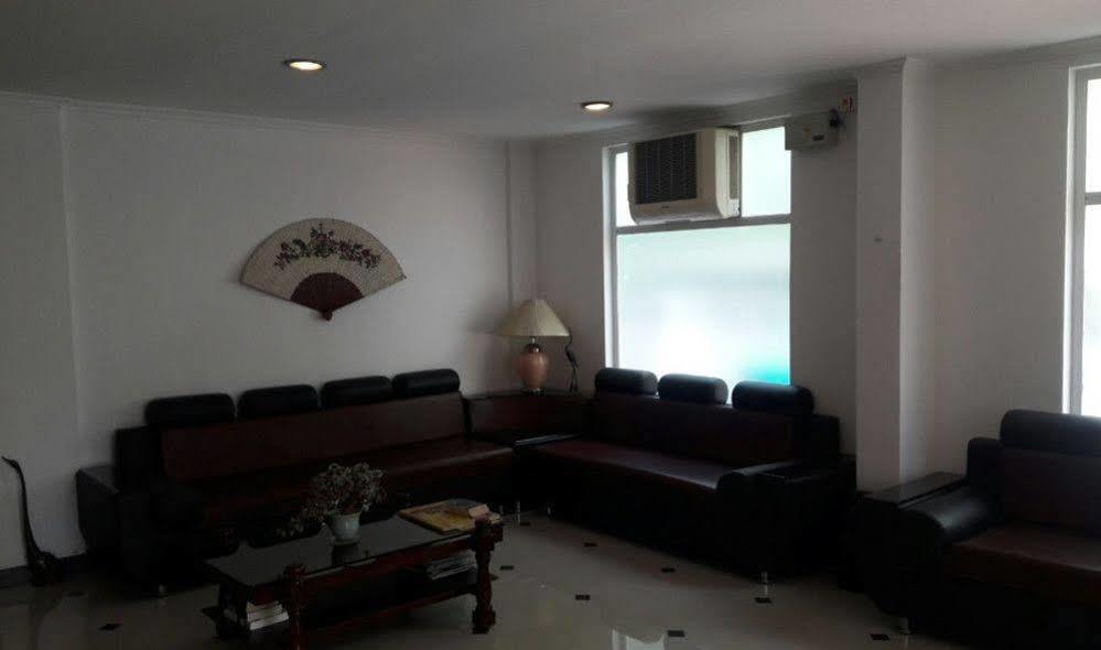 Phils' Residency & Banquets Hotel Kochi Ngoại thất bức ảnh