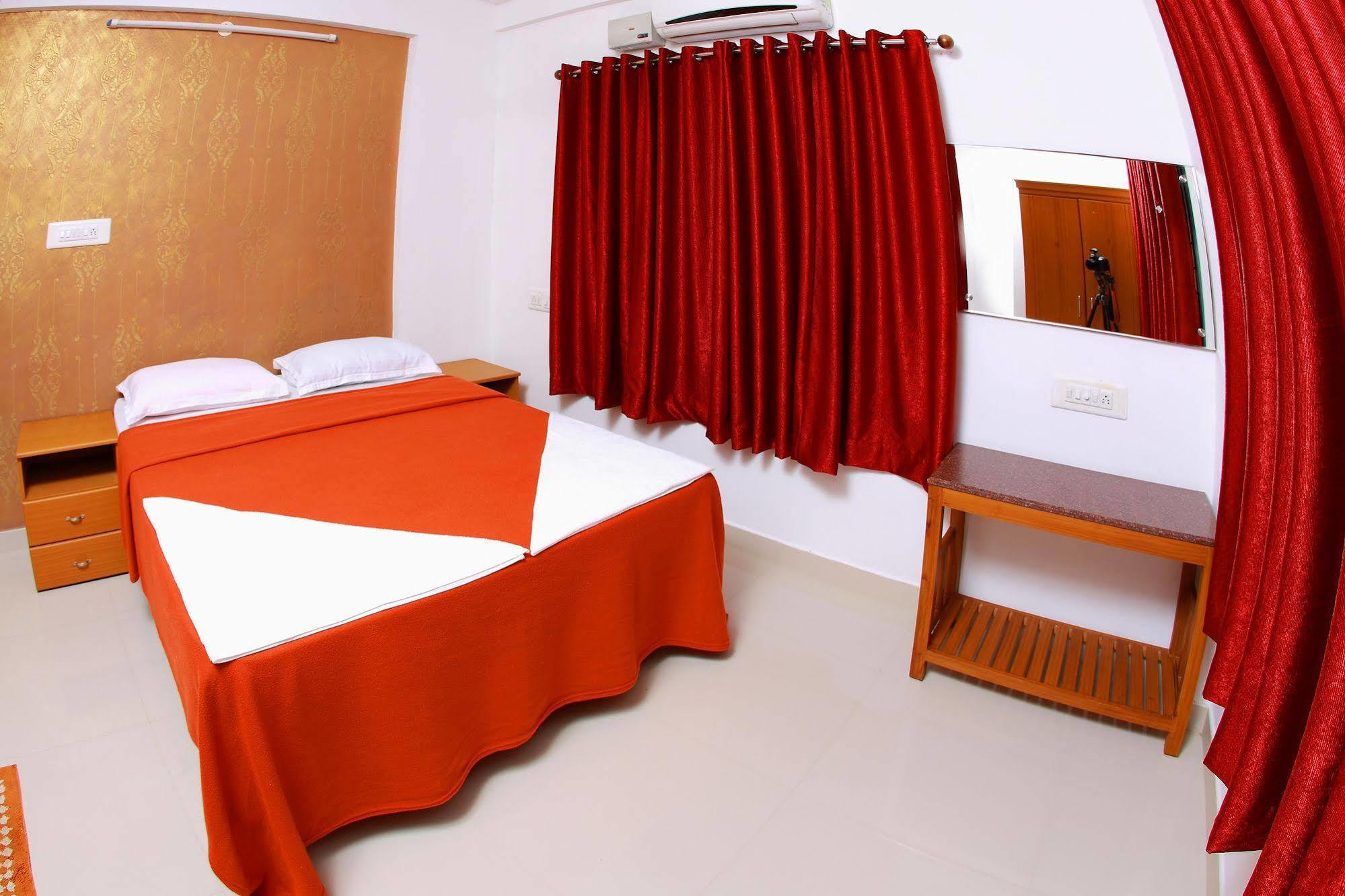 Phils' Residency & Banquets Hotel Kochi Ngoại thất bức ảnh