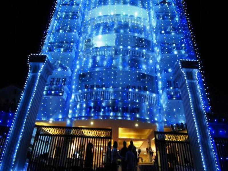 Phils' Residency & Banquets Hotel Kochi Ngoại thất bức ảnh